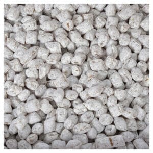 Ein Haufen weißer Kieselsteine auf einem Hintergrund, durchzogen mit Griechischer Weihrauch-Myrrhe.