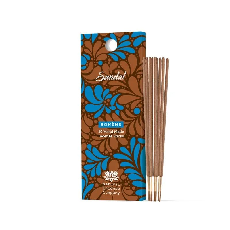 Eine Packung Räucherstäbchen mit blauem und braunem Muster.