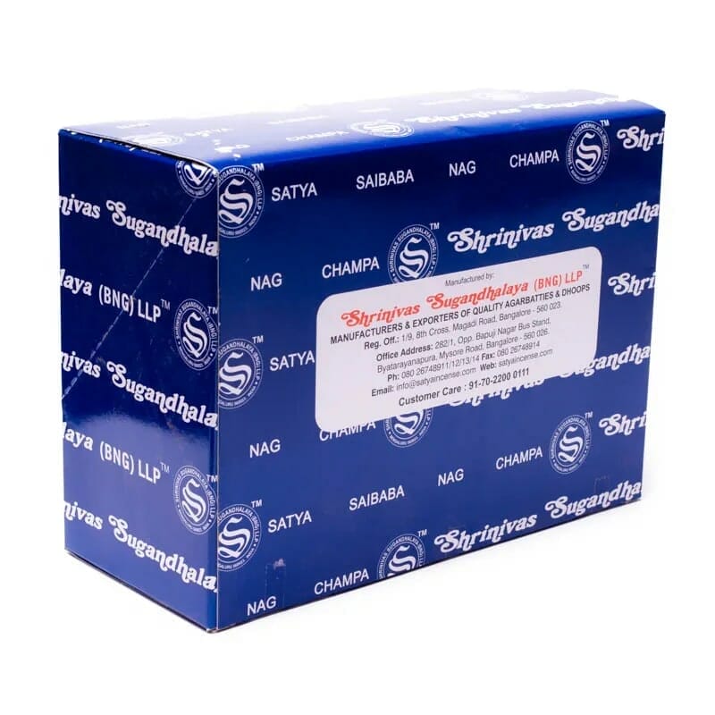 Eine blaue Schachtel mit einem blauen Etikett darauf.