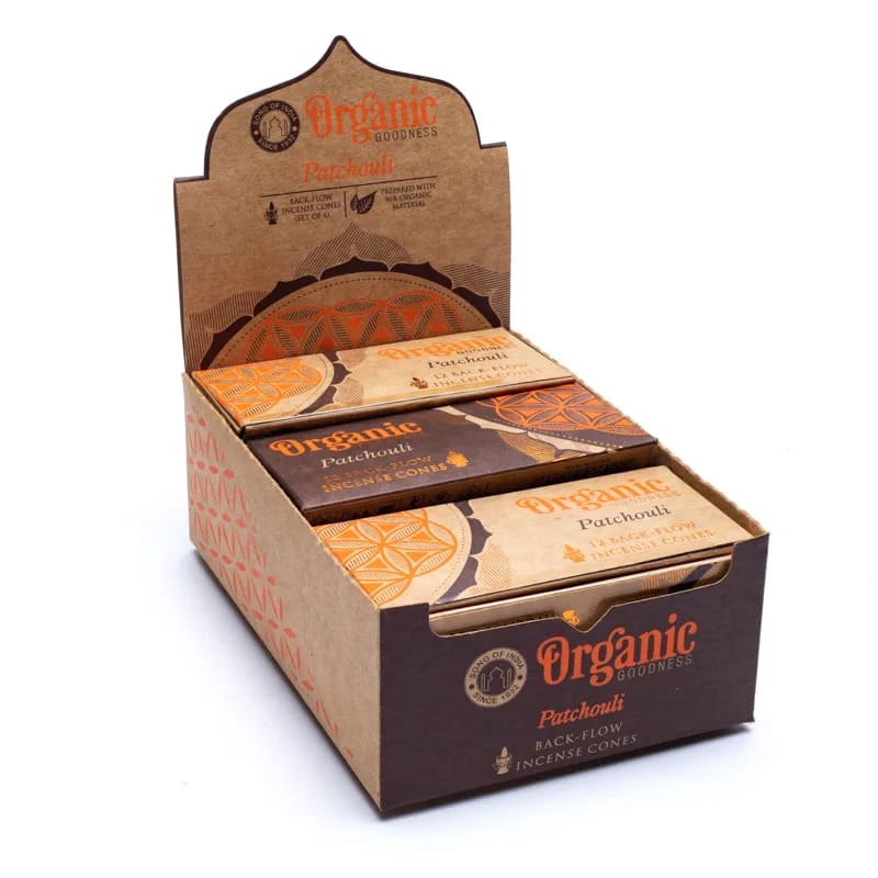 Eine Schachtel Bio-Schokoriegel auf weißem Hintergrund.